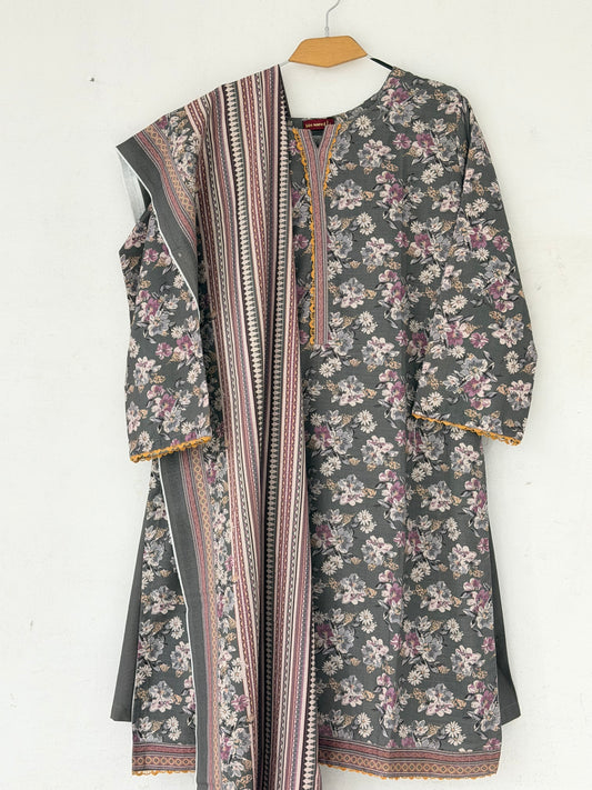 Bin Saeed Khaadar Charcoal Mauve Floral 3 Piece Stitched Suit