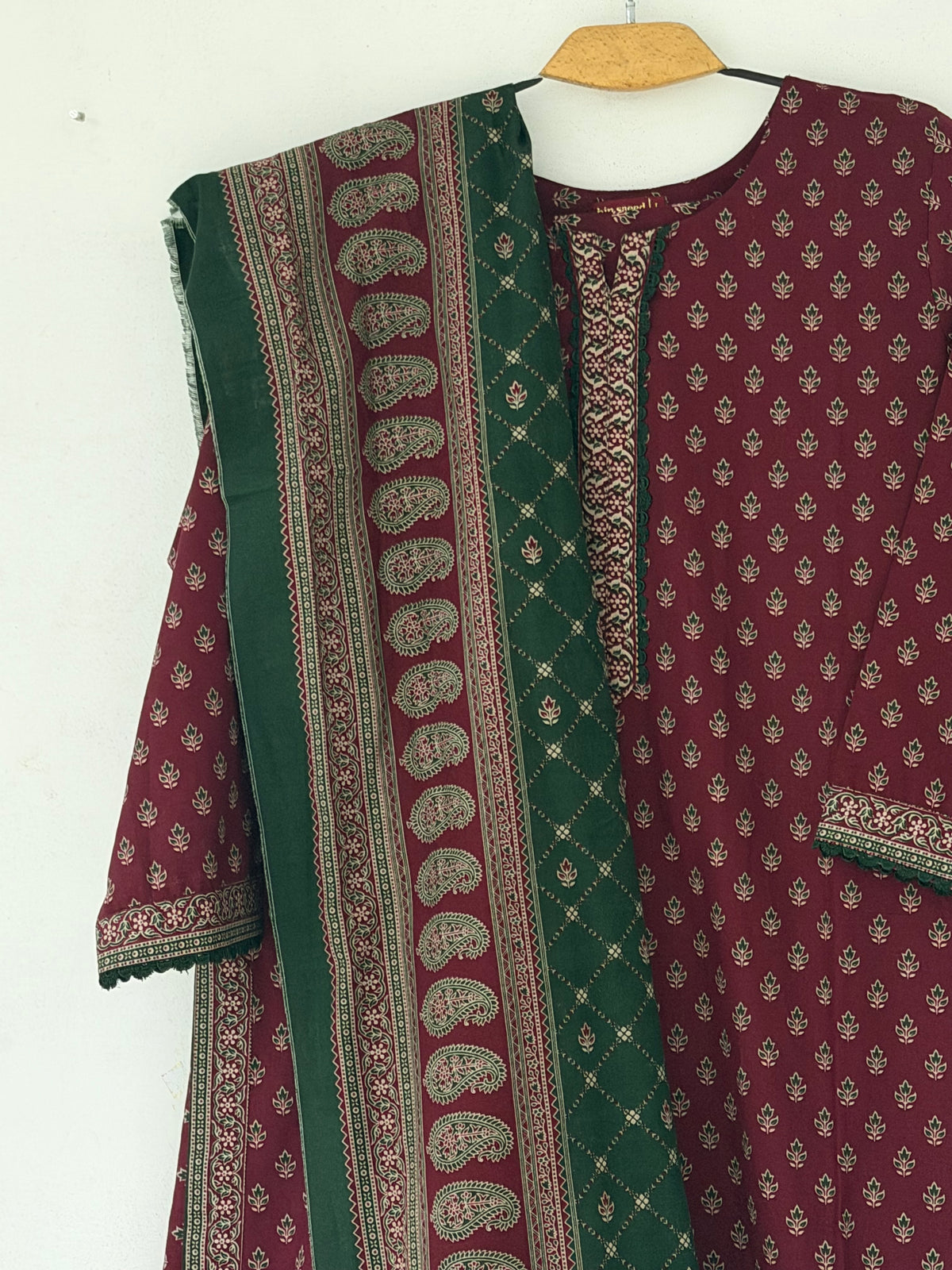 Bin Saeed Khaadar Maroon Green Paisley 3 Piece Stitched Suit