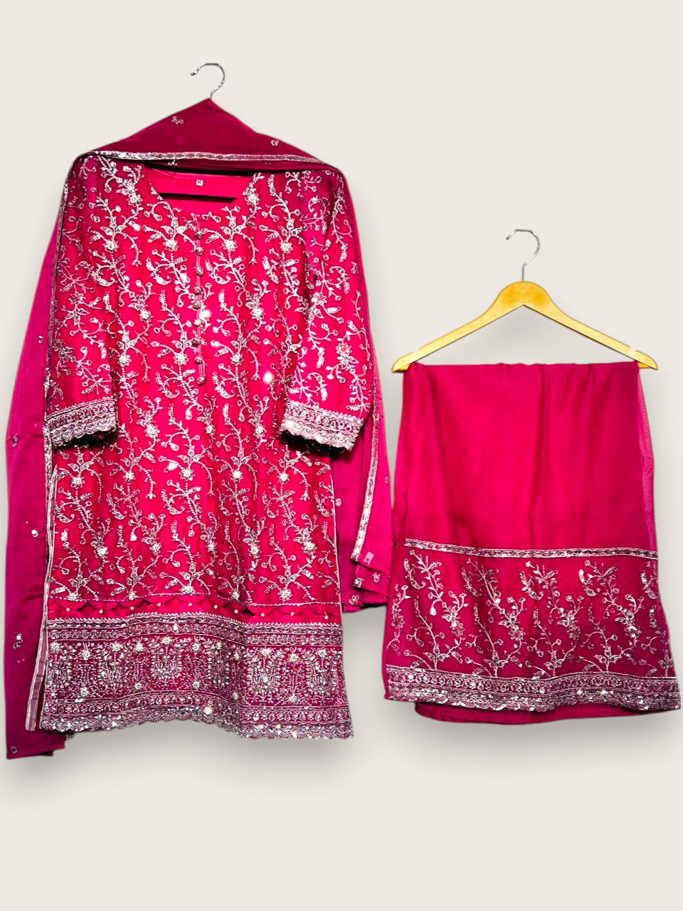 Premium Chiffon 3-Piece Suit – Stitched Medium | Yahyas