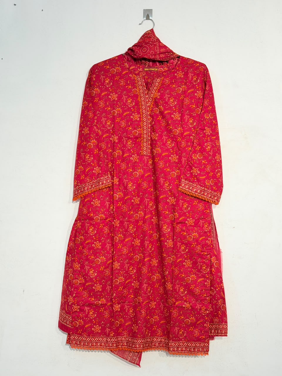 Red floral printed 3-piece suit full view with embroidered neckline and dupatta – Yahyas