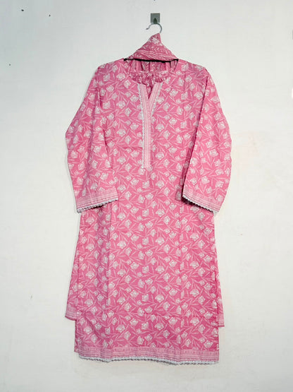 Pink floral printed 3-piece suit full view with lace trim neckline and matching dupatta – Yahyas