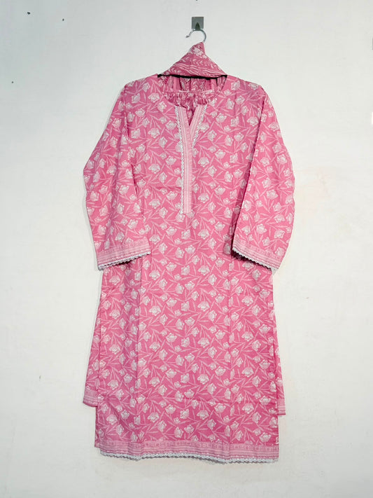 Pink floral printed 3-piece suit full view with lace trim neckline and matching dupatta – Yahyas