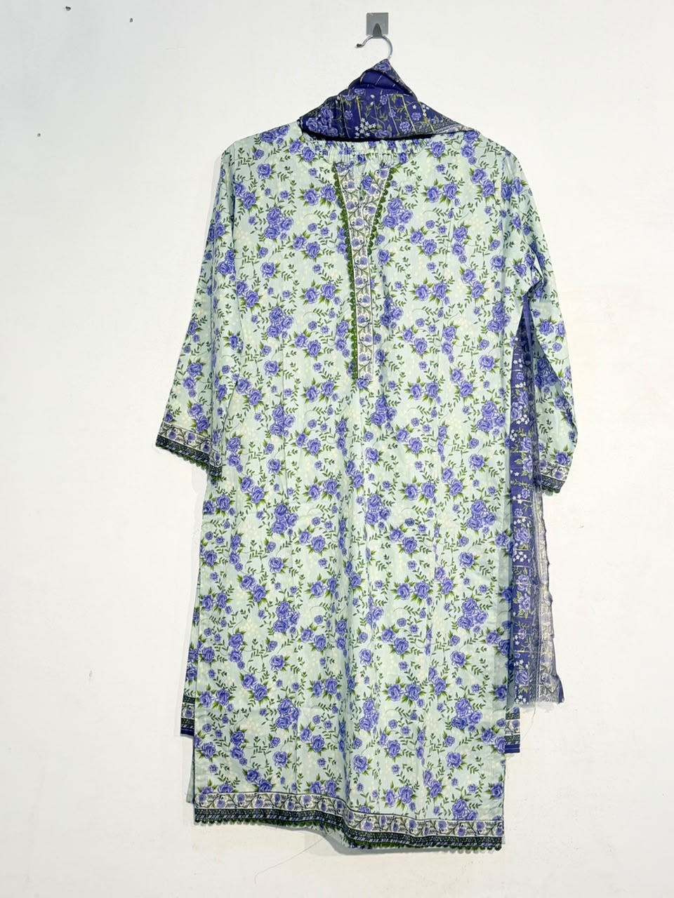 Ice blue and purple rose lawn 3-piece suit full view