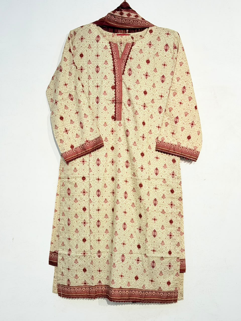 Cream and maroon lawn 3-piece suit full view