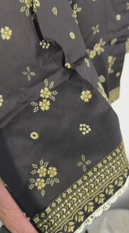 Yahyas Black & Gold Floral Lawn 3-Piece Suit | Summer Collection