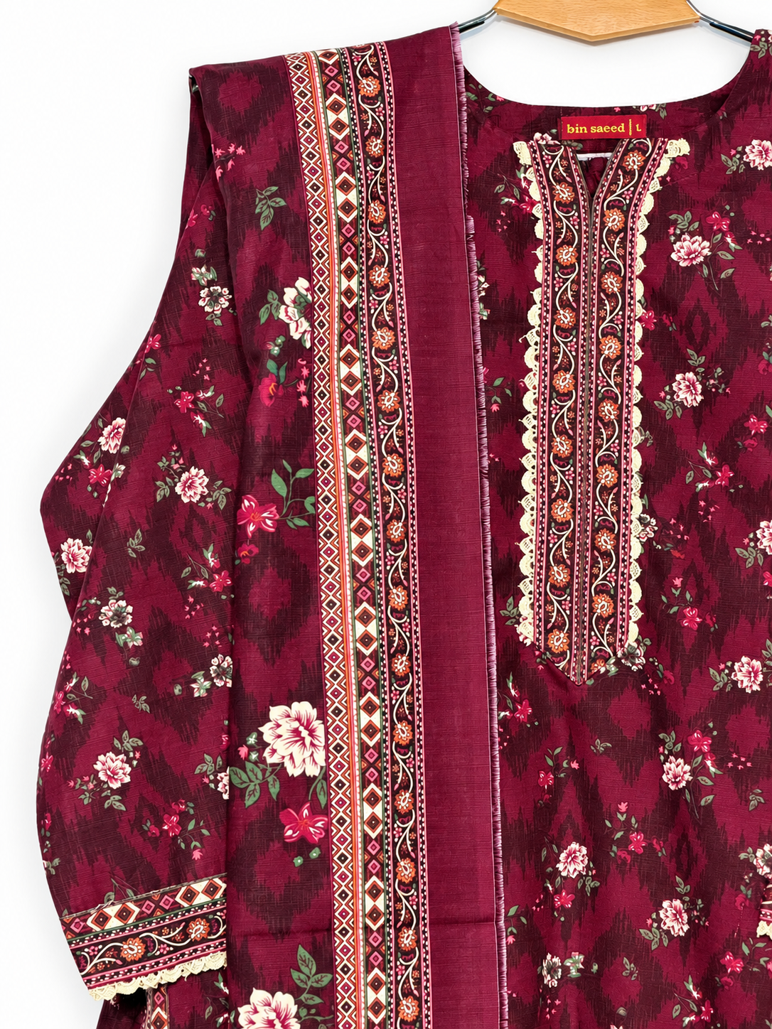 Bin Saeed burgundy floral suit neckline and dupatta detail