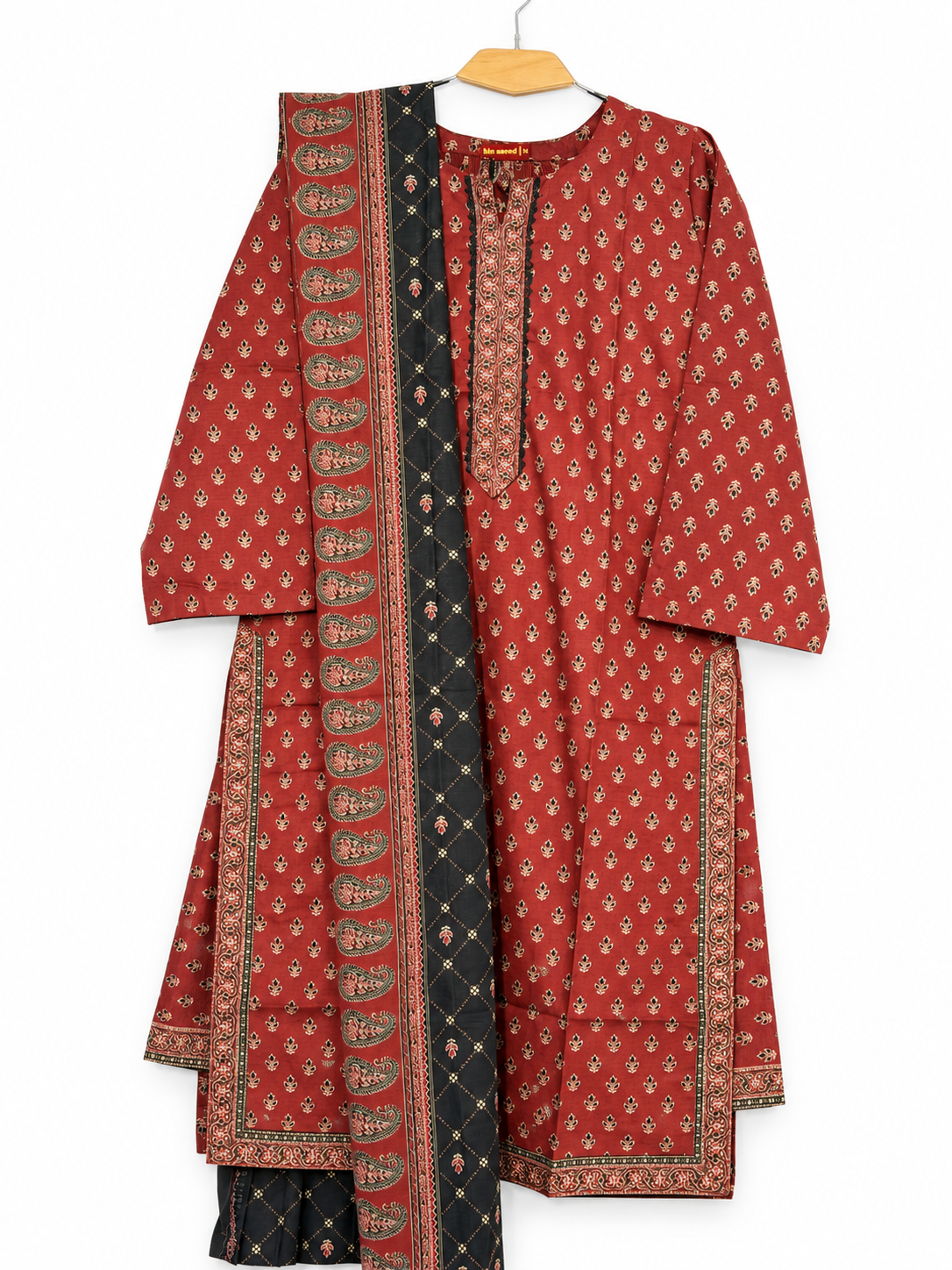 Bin Saeed maroon and black printed Khaddar 3-piece suit full view