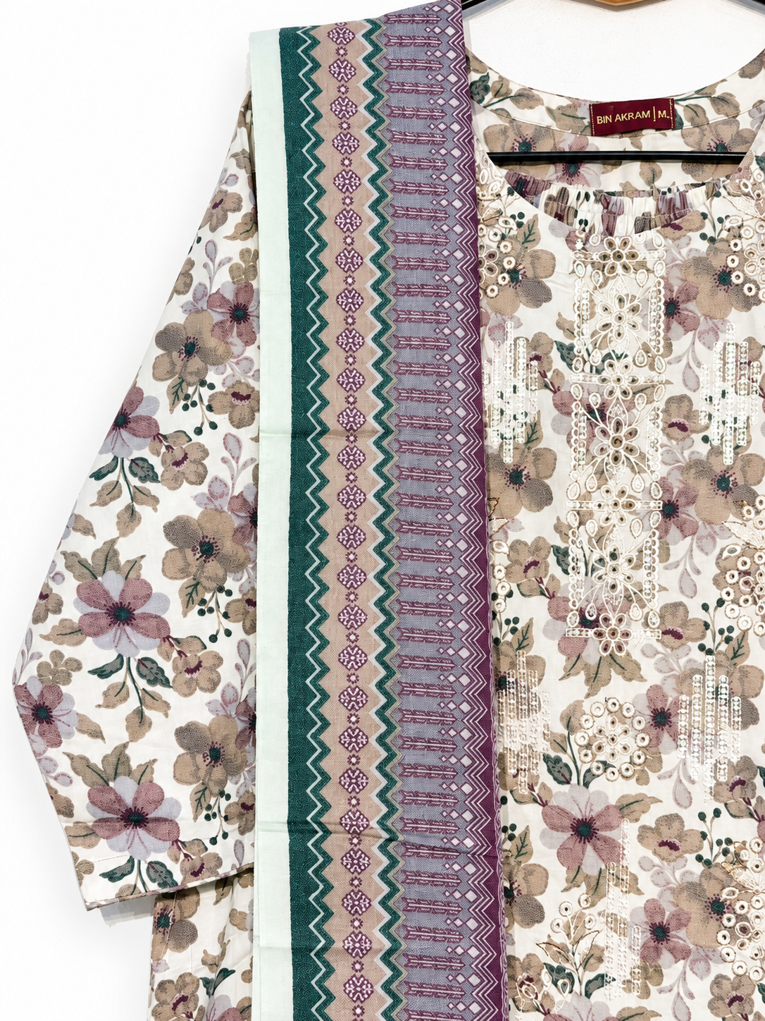 Dhanak ivory floral stitched suit neckline and dupatta detail